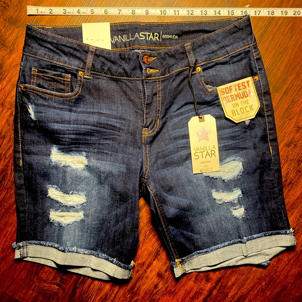 Vanilla Star size 13 Bermuda shorts